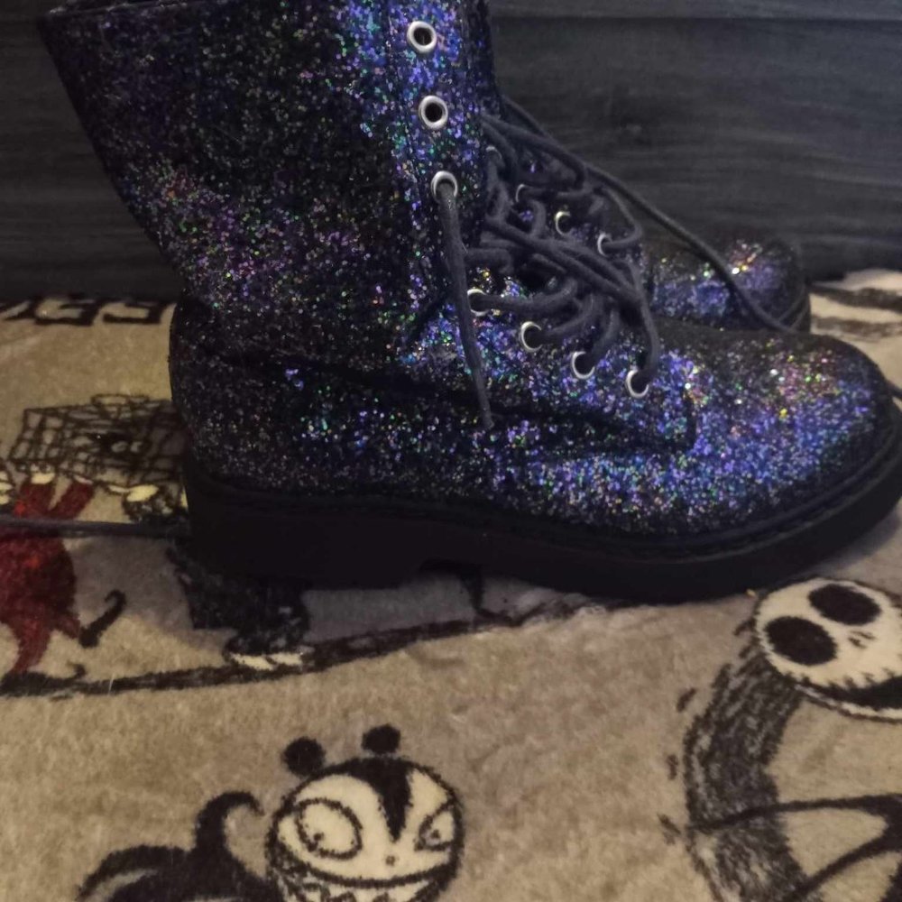 Glitter lace up women's combat boots size 6